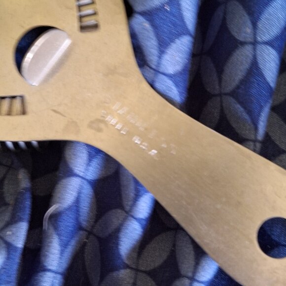 cocktail strainer and double sided shotglass - Picture 2 of 7